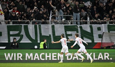 Goal celebration Ermedin Demirovic FC Augsburg FCA (09) and Arne Engels FC Augsburg FCA (27)