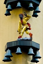 Moriskentaenzer at the carillon of Uhren Fridrich in Sendlinger Strasse, Munich, Bavaria, Germany,