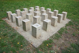 Sculpture installation 25 by Heike Krebs-Bechtel 2010, twenty-five, 5, square, geometric,