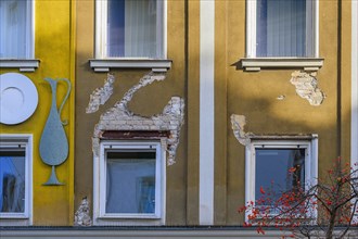 Facade with crumbling plaster, Kempten, Allgaeu, Bavaria, Germany, Europe