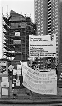 Protests at the scaffolded Lenin Monument at the start of demolition work, end of 1991, Leninplatz,