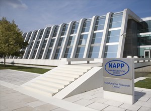 NAPP pharmaceutical group building architect Arthur Erickson, Cambridge Science Park, Cambridge,