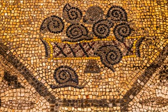 Snail mosaics, crypt of the excavations from the 4th century, Crypta degli Scavi, Basilica of