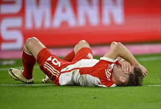 Joshua Kimmich FC Bayern Muenchen FCB (06) injured, injury, Allianz Arena, Munich, Bayern, Germany,