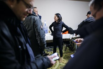 Annalena Baerbock (Alliance 90/The Greens), Federal Foreign Minister, stands in the hotel shelter