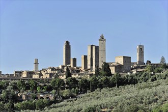 Town view, town scape, cityscape of San Gimignano in autumn, gender towers, countryside, in fall,
