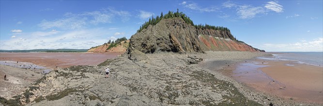 Panorama, cliffs, red sandstone, Five Islands Provincial Park, Fundy Bay, Nova Scotia, Canada,