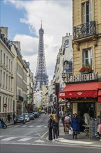 Brasserie and Eiffel Tower, Tour Eiffel, Paris, Ile de France, France, Europe