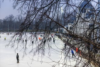 The ice rink in front of the castle, skating, attraction, ice, winter, winter sports, leisure,