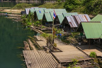 Floating huts of the inhabitants in Khao Sok National Park, forest, jungle, trekking, nature,