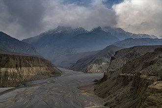 Huge riverbed of the Kali Gandaki, Kingdom of Mustang, Nepal, Asia