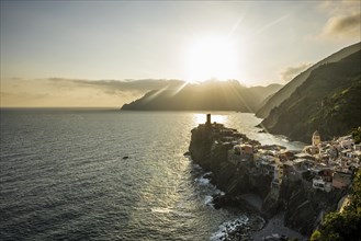 Village with colourful houses by the sea, sunset, Vernazza, UNESCO World Heritage Site, Cinque