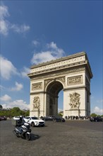 Arc de Triomphe, Paris, Ile de France, France, Europe