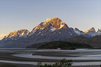 Sunset at Lago Grey, Torres del Paine National Park, Parque Nacional Torres del Paine, Cordillera