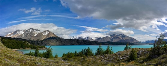 High-resolution panoramic image of Lake Belgrano in Perito Moreno National Park, Patagonia,