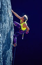 Climber on a route in the 7th degree of difficulty of the German scale, Wittlinger Felsen, Urach