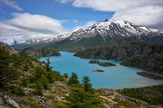 The turquoise-coloured Lago Belgrano lake at Circuito Azara in Perito Moreno National Park,