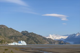 Iceberg in Lago Grey, Torres del Paine National Park, Parque Nacional Torres del Paine, Cordillera