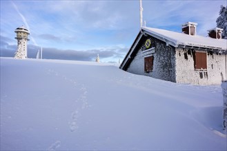 Winter on the Feldberg, Feldberg tower and mountain guard hut, Breisgau-Hochschwarzwald district,