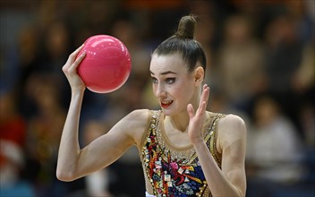 World champion Darja Varfolomeev (GER), action, ball, rhythmic gymnastics, RSG, Schmiden