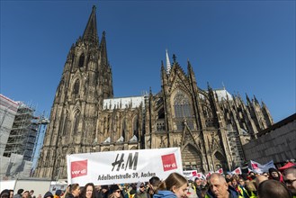 Demonstration for the warning strike of the trade union Ver.di on 8 March 2024 in Cologne, North