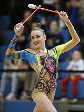 World champion Darja Varfolomeev (GER), action, clubs, rhythmic gymnastics, RSG, Schmiden