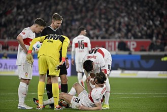 Anthony Rouault VfB Stuttgart (29) injured, broken jaw, Atakan Karazor VfB Stuttgart (16) Angelo