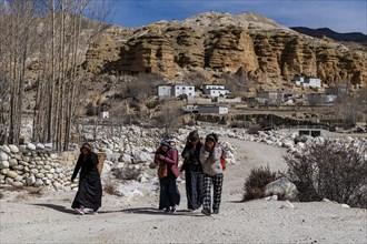 Tibetan women, Garphu, Kingdom of Mustang, Nepal, Asia