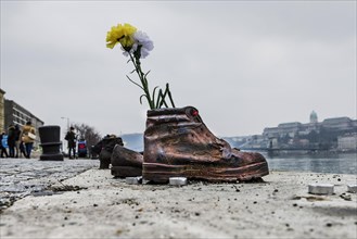 Holocaust memorial on the east bank of the Danube, shoes, memorial, war, persecution, murder,