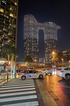 Sky View high-rise luxury flat towers in the city centre of Dubai. Dubai, United Arab Emirates,
