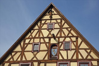 Gable with figures, house wall, half-timbered house, window, brown, yellow, detail, Hotel Loewen,