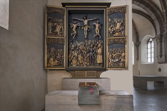 Glass tabernacle and the cross altar from 1517 in St Clare's Church, Koenigstrasse 66, Nuremberg,