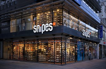Snipes, retail, department stores' chain, shoes, logo, twilight, mixed light, Koenigsstrasse,