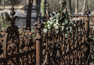 Rusty grave fences, Kirchof 1 of the Evangelische Georgen-Parochialgemeinde, Greisfswalder Strasse,