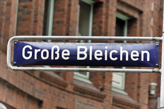 A street sign with the inscription 'Grosse Bleichen' on a cloudy day, Hamburg, Hanseatic City of