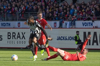 Football match, Jordan SIEBATCHEU Borussia Moenchengladbach left escapes with the ball Norman