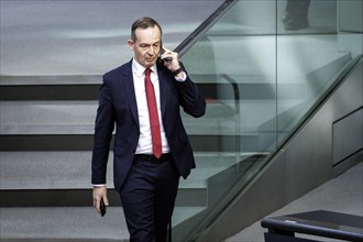 Volker Wissing, Federal Minister of Transport and Digital Affairs, on the phone shortly in front of