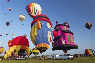 Hot-air balloons, Ballooning Festival, Saint-Jean-sur-Richelieu, Quebec Province, Canada, North