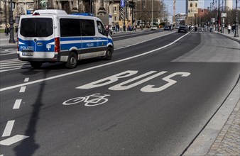 Combined bus and cycle lane, Unter den Linden Palace Bridge, Berlin-Mitte, Germany, Europe