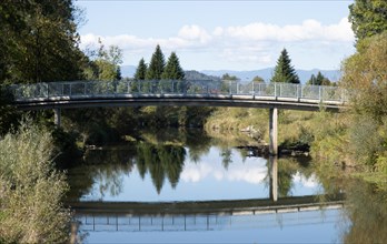 Arch bridge, river, reflection
