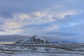 Volcanic hills, onset of winter, Fjallabak Nature Reserve, Sudurland, Iceland, Europe