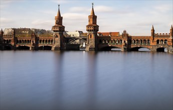 Long exposure, the Spree with the Oberbaum Bridge, Berlin, Germany, Europe