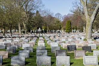 Ferndale, Michigan, Machpelah Cemetery, a Jewish cemetery in suburban Detroit