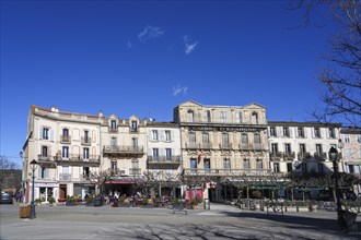 Market square, bistro, bank, restaurant, Place du Bourguet, Forcalquier, Departement