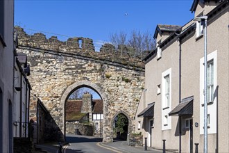 Town wall, gate, house, Conwy, Wales, Great Britain