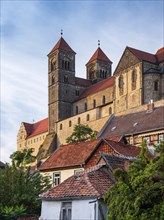 The castle hill with the collegiate church of St. Servatii above the half-timbered houses in the