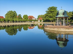 Historic spa facilities, park pond with Christiane-Vulpius pavilion, Goethe town of Bad