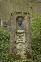 Grave with bust, Georg Ruecker, North Cemetery, Wiesbaden, Hesse, Germany, Europe