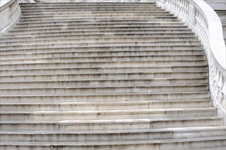 Palais Longchamp, Marseille, A wide staircase with white marble steps forming a strong geometric