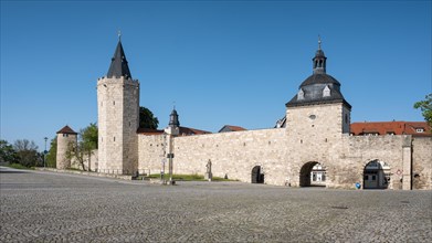 Town wall with Frauentor gate and defence towers, Muehlhausen, Thuringia, Germany, Europe